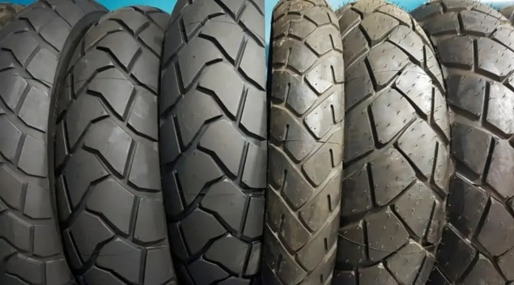 Pneus moto