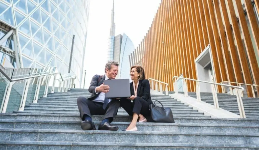 Manager de transition en portage salarial : découvrez pourquoi son rôle est essentiel pour votre succès !