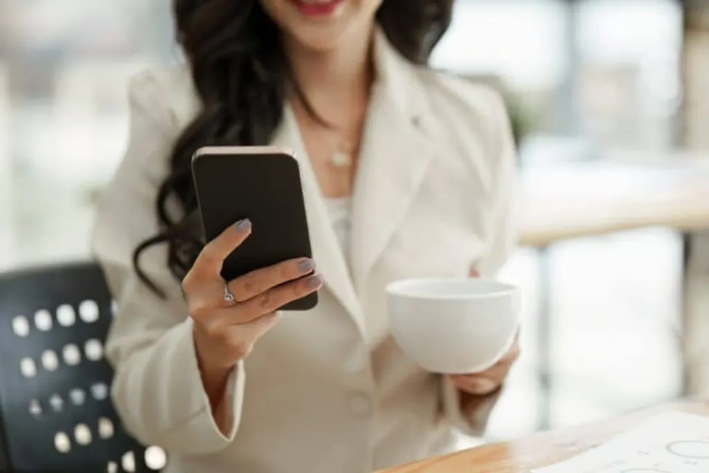 Découvrez comment ServiceNow révolutionne l’IA grâce à une combinaison innovante de construction, d’acquisition et de partenariats !